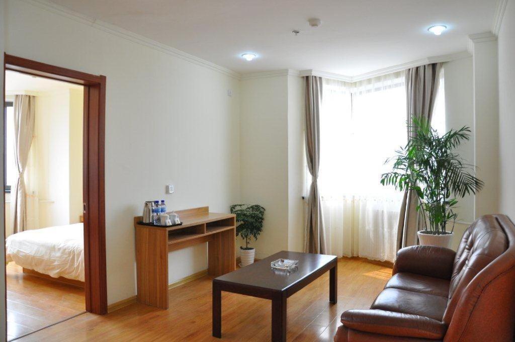 Super 8 Hotel Qingdao Railway Station Gui Zhou Road Cameră foto